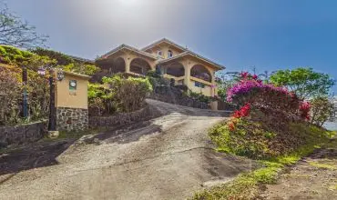 Casa con Vistas a la Montana y al Oceano en Venta en Sora , SORA 14 BAVARIA, Panamá Oeste, 24567