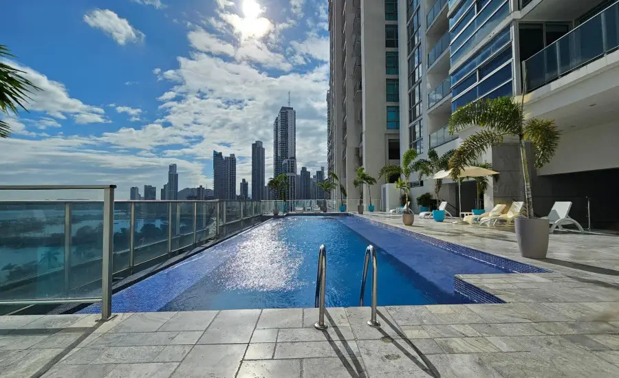 PISO ALTO EN AV BALBOA - WATERS 68D - 122 M2 , AVENIDA BALBOA, Panamá, 25720