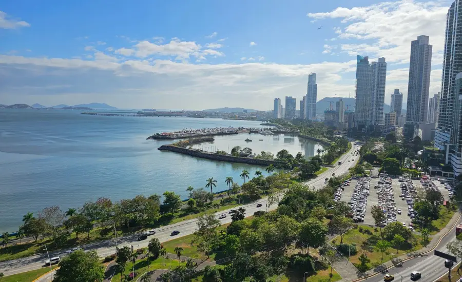 PISO ALTO EN AV BALBOA - WATERS 68D - 122 M2 , AVENIDA BALBOA, Panamá, 25720
