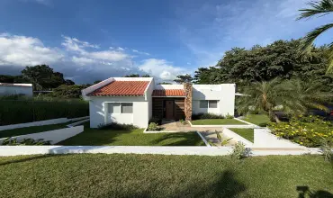 Casa privada con piscina y amplio terreno en Coronado , CALLE LOS GUAYACANES, Panamá Oeste, 26021