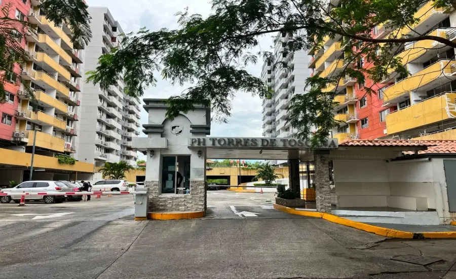 Banco vende apto. en PH Torre de Toscana , PH TOSCANA, Panamá, 26080