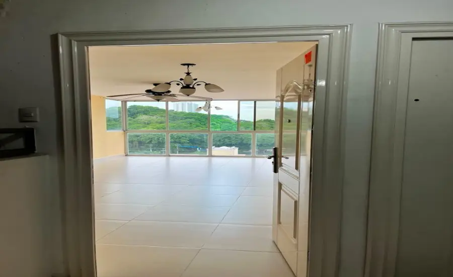 Banco vende apto. en PH Torre de Toscana , PH TOSCANA, Panamá, 26080