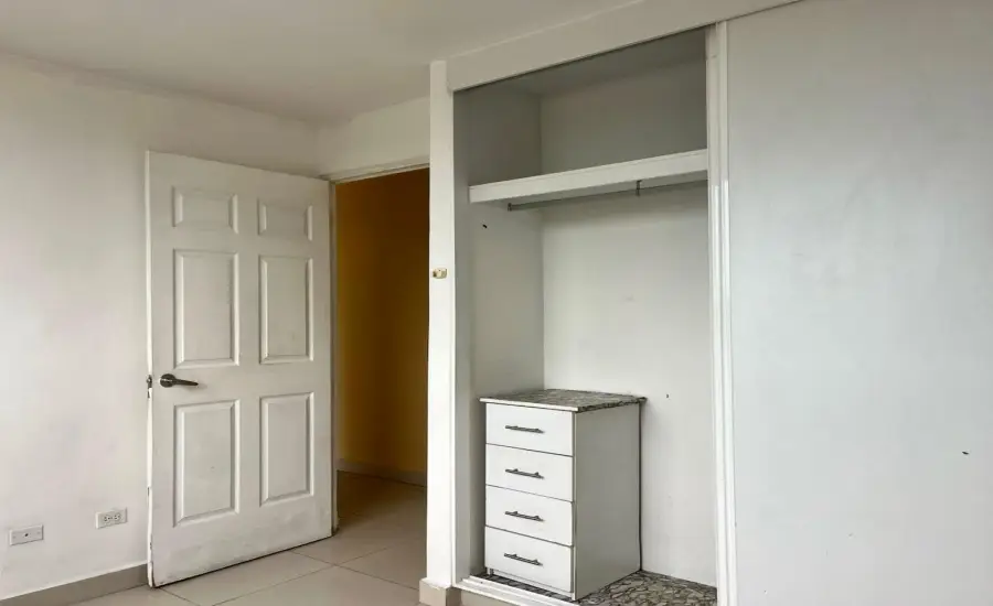 Banco vende apto. en PH Torre de Toscana , PH TOSCANA, Panamá, 26080