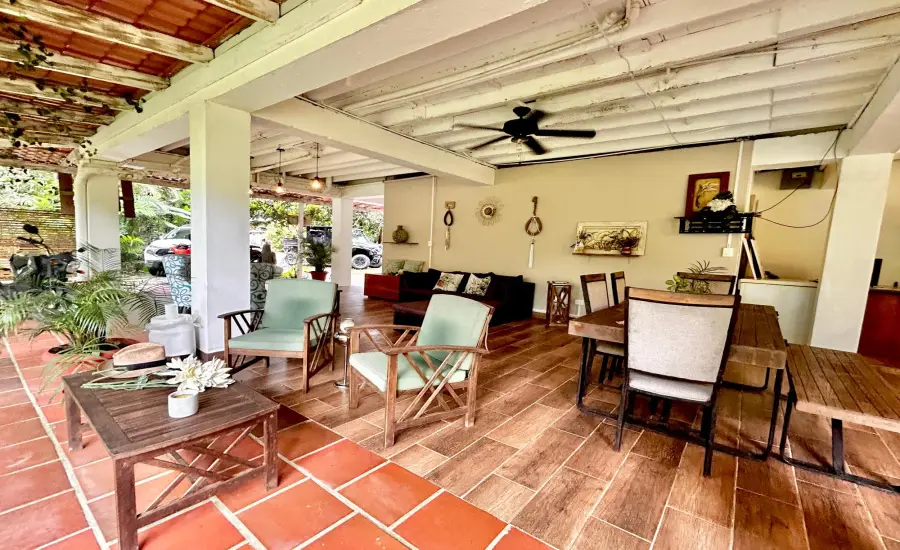 Hermosa Casa Tropical con Cabana para Huespedes y Piscina. , BIG CREEK, ISLA COLON, BOCAS DEL TORO, Bocas del Toro, 26085