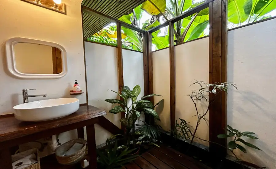 Hermosa Casa Tropical con Cabana para Huespedes y Piscina. , BIG CREEK, ISLA COLON, BOCAS DEL TORO, Bocas del Toro, 26085