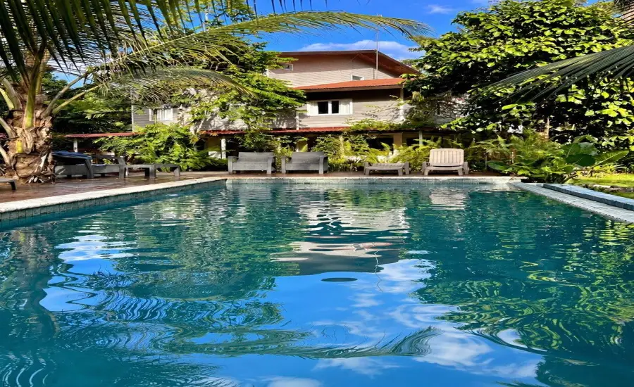 Hermosa Casa Tropical con Cabana para Huespedes y Piscina. , BIG CREEK, ISLA COLON, BOCAS DEL TORO, Bocas del Toro, 26085