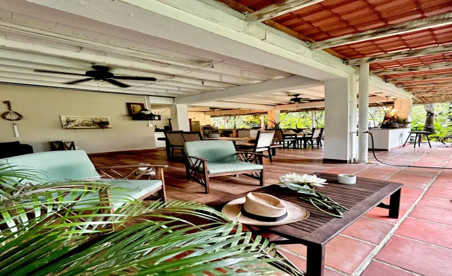 Hermosa Casa Tropical con Cabana para Huespedes y Piscina. , BIG CREEK, ISLA COLON, BOCAS DEL TORO, Bocas del Toro, 26085