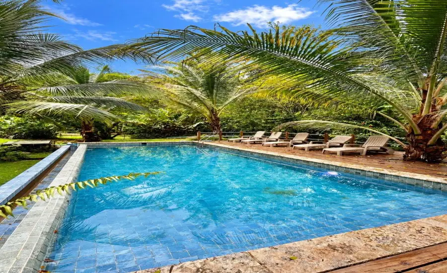 Hermosa Casa Tropical con Cabana para Huespedes y Piscina. , BIG CREEK, ISLA COLON, BOCAS DEL TORO, Bocas del Toro, 26085