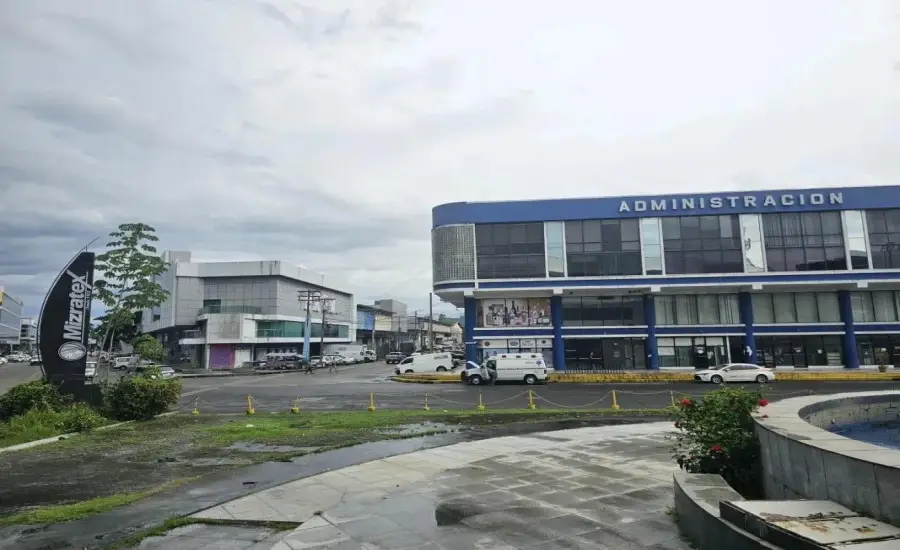 Banco vende local comercial en Interplaza , PH INTERPLAZA, Colon, 22274
