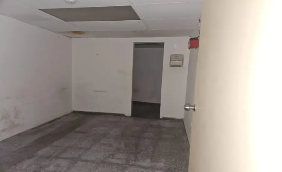 Banco vende local comercial en Torre Comosa, Obarrio , OBARRIO, Panamá, 24713
