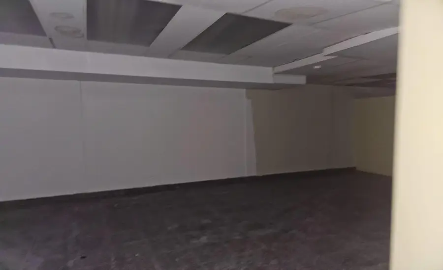 Banco vende local comercial en Torre Comosa, Obarrio , OBARRIO, Panamá, 24713