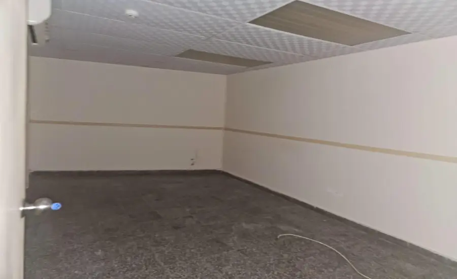 Banco vende local comercial en Torre Comosa, Obarrio , OBARRIO, Panamá, 24713