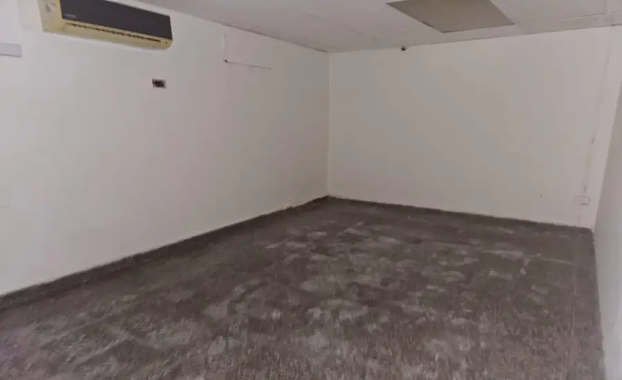 Banco vende local comercial en Torre Comosa, Obarrio , OBARRIO, Panamá, 24713