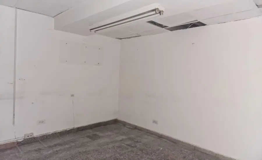 Banco vende local comercial en Torre Comosa, Obarrio , OBARRIO, Panamá, 24713