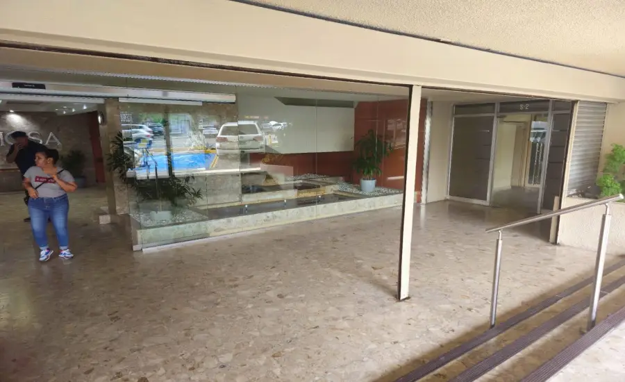 Banco vende local comercial en Torre Comosa, Obarrio , OBARRIO, Panamá, 24713