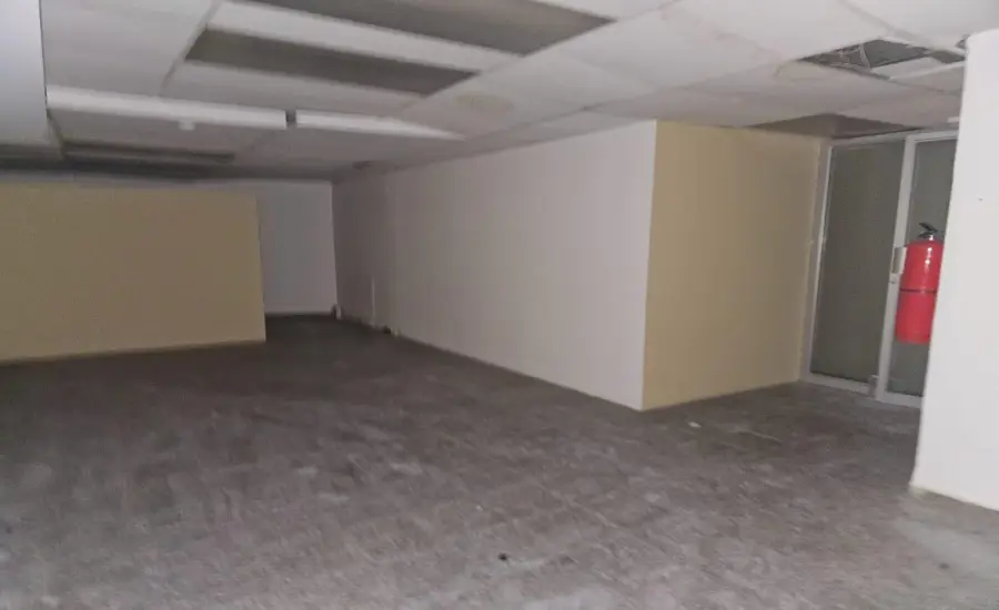 Banco vende local comercial en Torre Comosa, Obarrio , OBARRIO, Panamá, 24713