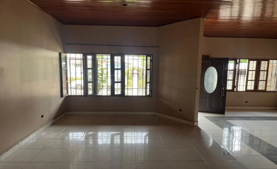 Banco Vende Casa en LOS CIPRESES II, San Miguelito , VILLA ZAITA, Panamá, 24710