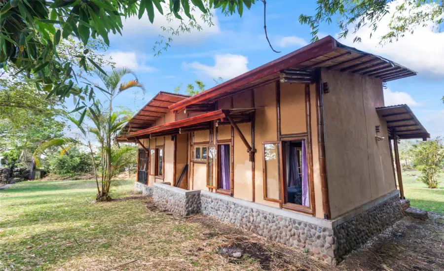 Casa Ecologica de Bambu de 2 Recamaras 2 Banos en Boquete , 0 CHIRIQUI, ALTO BOQUETE, LAS TRANCAS, Chiriqui, 24683