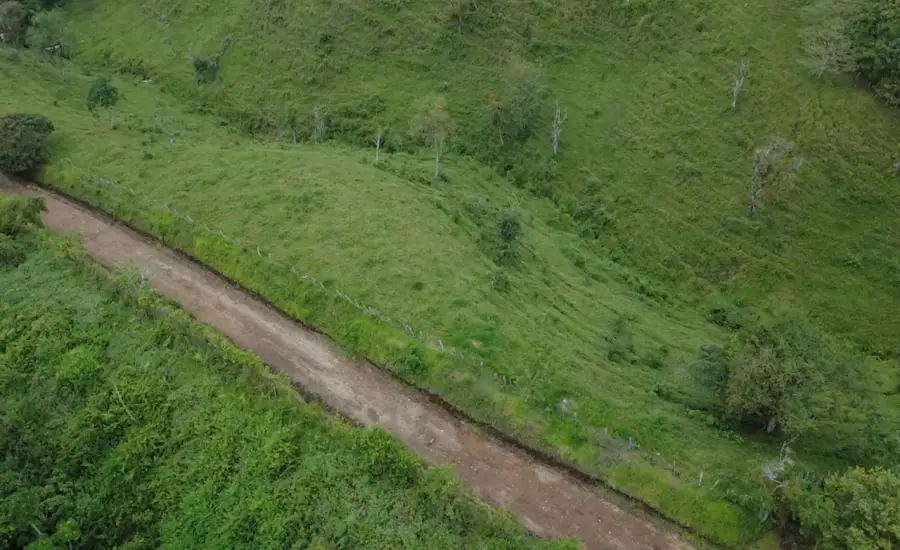 Finca con tierra negra, pasto, clima fresco y bien ubicada. , EL BANCO DE ROVIRA POTRERILLOS CHIRIQUI, Chiriqui, 26093