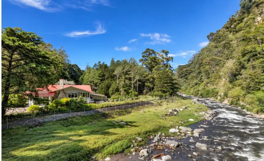 Finca frente al rio Bambito en venta | Volcan Panama , HWY 418 PASO ANCHO, VOLCAN, Chiriqui, 26097