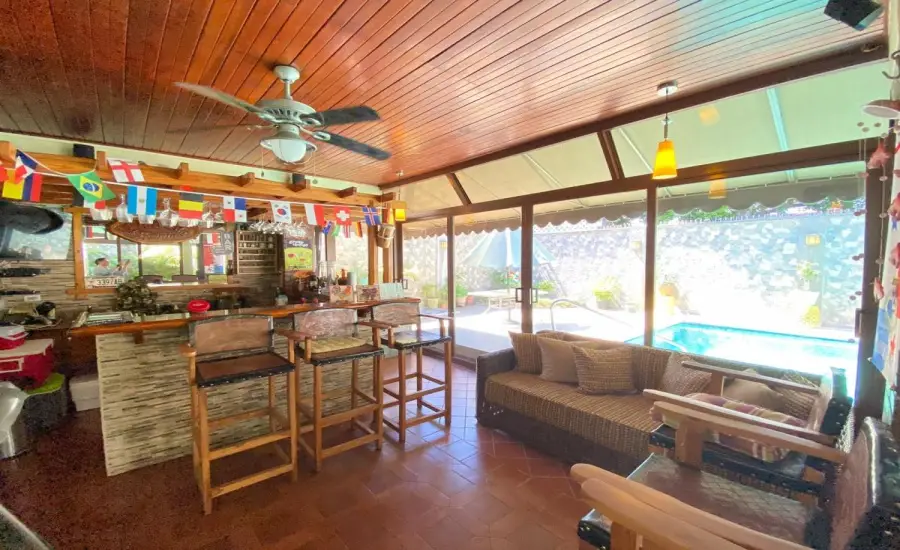 Hogar Familiar con Piscina y Jacuzzi. &iexcl;Solo Trae tus Maletas! , URBANIZACION MIRAFLORES BETANIA, Panamá, 26112