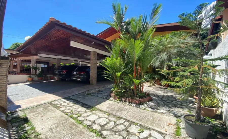 Hogar Familiar con Piscina y Jacuzzi. &iexcl;Solo Trae tus Maletas! , URBANIZACION MIRAFLORES BETANIA, Panamá, 26112