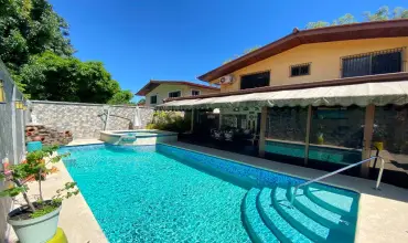 Hogar Familiar con Piscina y Jacuzzi. &iexcl;Solo Trae tus Maletas! , URBANIZACION MIRAFLORES BETANIA, Panamá, 26112