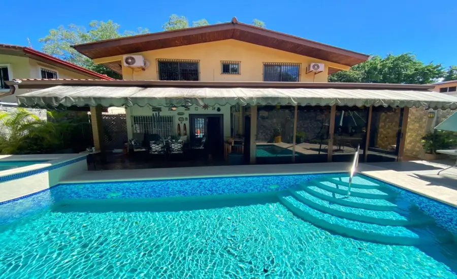 Hogar Familiar con Piscina y Jacuzzi. &iexcl;Solo Trae tus Maletas! , URBANIZACION MIRAFLORES BETANIA, Panamá, 26112