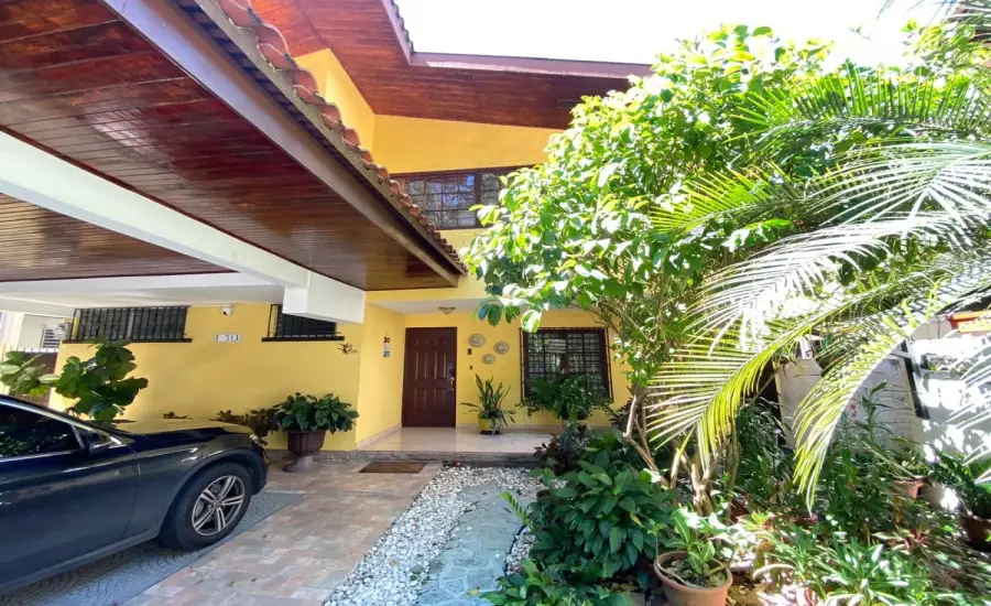 Hogar Familiar con Piscina y Jacuzzi. &iexcl;Solo Trae tus Maletas! , URBANIZACION MIRAFLORES BETANIA, Panamá, 26112