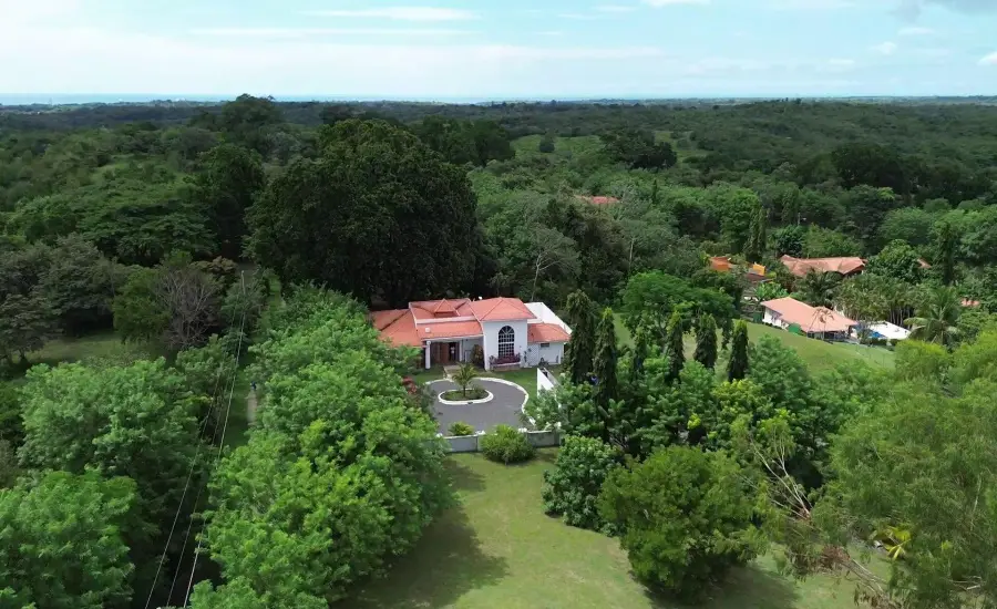 Casa de 4 Recamaras con Piscina Privada y Jacuzzi en El Espino , CALLE LOS GUAYACANES, CASA 94, HACIENDA EL VALLE DE SANTA CATALINA, EL ESPINO, Panamá Oeste, 26123