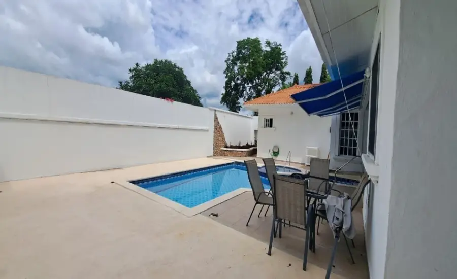Casa de 4 Recamaras con Piscina Privada y Jacuzzi en El Espino , CALLE LOS GUAYACANES, CASA 94, HACIENDA EL VALLE DE SANTA CATALINA, EL ESPINO, Panamá Oeste, 26123